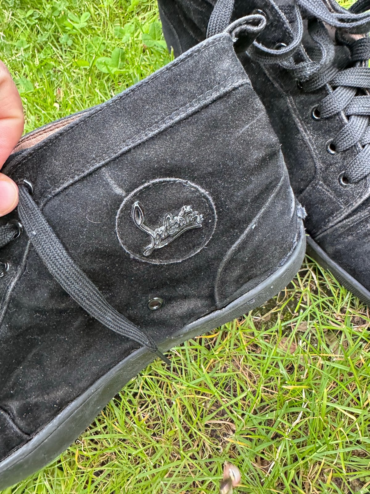 Zwarte suède Christian Louboutin boots, Ophalen of Verzenden, Gedragen, Zwart, Lage of Enkellaarzen