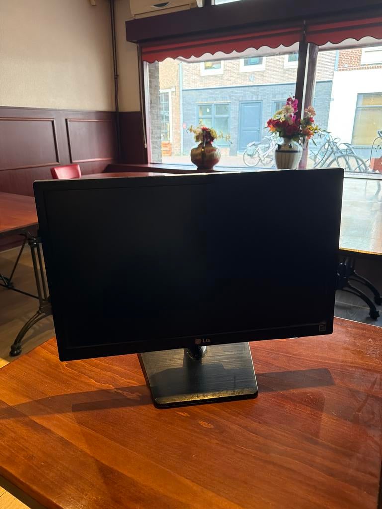 LG Monitor - Ideaal voor Thuiswerk of Kantoor, Computers en Software, Monitoren, Ophalen, HDMI, Kantelbaar, Full HD