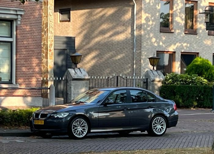 BMW 3-Serie 2.0 I 318 2006 Grijs, Auto's, Achterwielaandrijving, Zwart, 4 cilinders, 129 pk