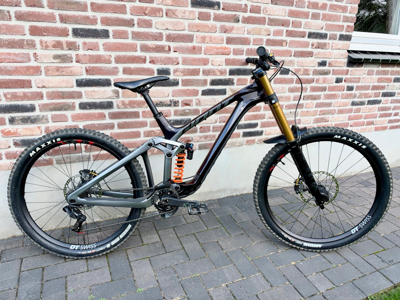 Giant Glory Advanced 25/26 (downhill) - ZGAN! Nw ruim 8000,-, Ophalen, Giant, Zo goed als nieuw, Schijfrem