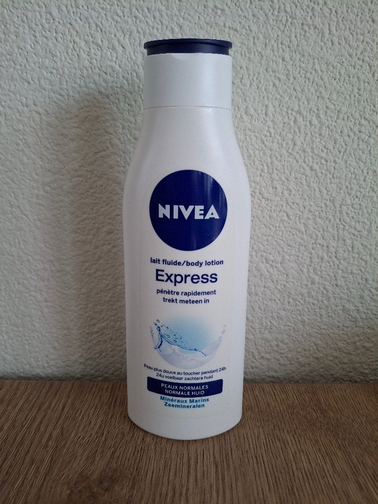 Nivea Express body lotion NIEUW, Ophalen of Verzenden, Nieuw, Bodylotion, Crème of Olie