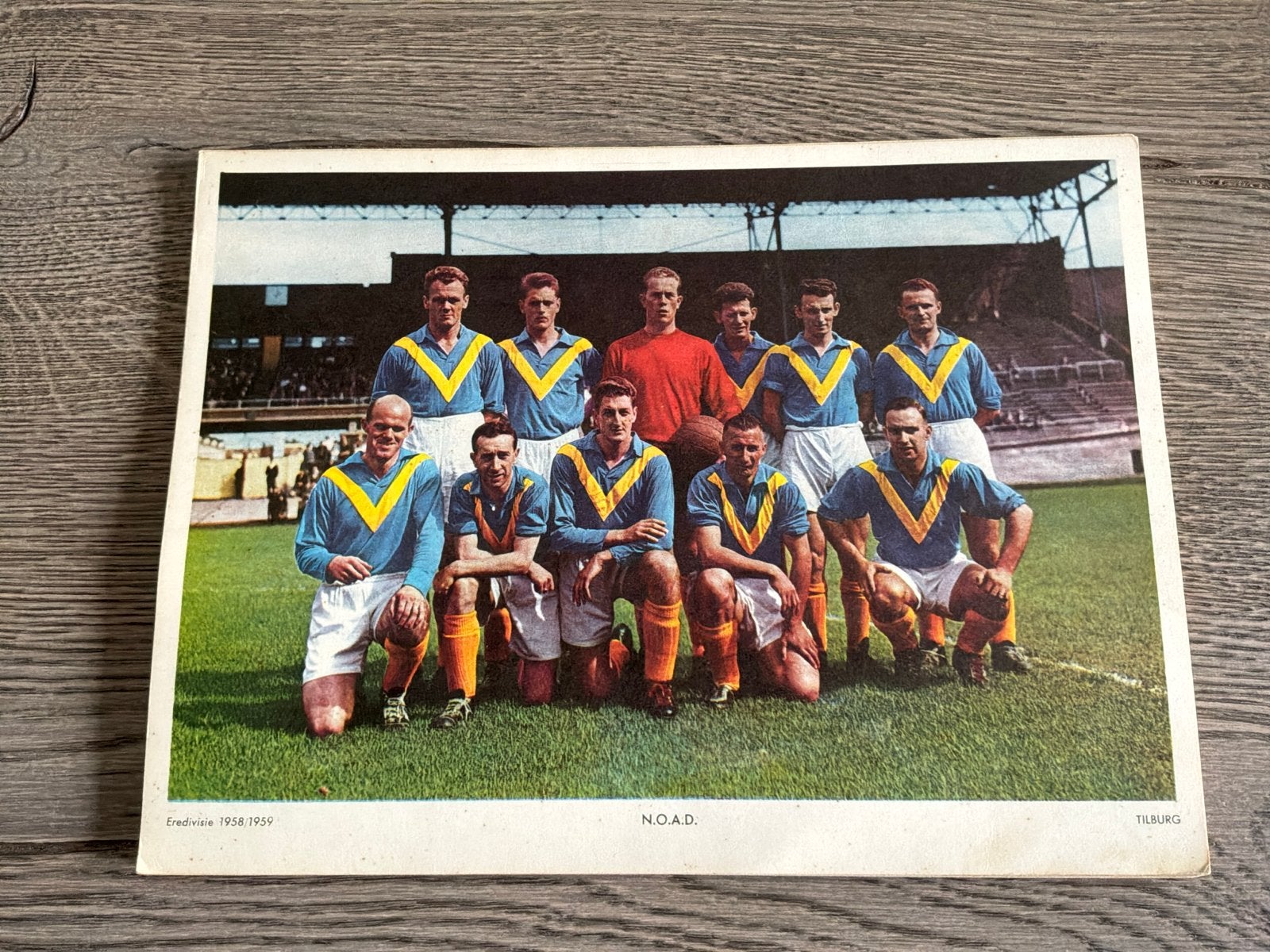 NOAD Tilburg Eredivisie 1958-1959 elftalfoto, Verzamelen, Ophalen of Verzenden, Gebruikt, Overige binnenlandse clubs, Poster, Plaatje of Sticker