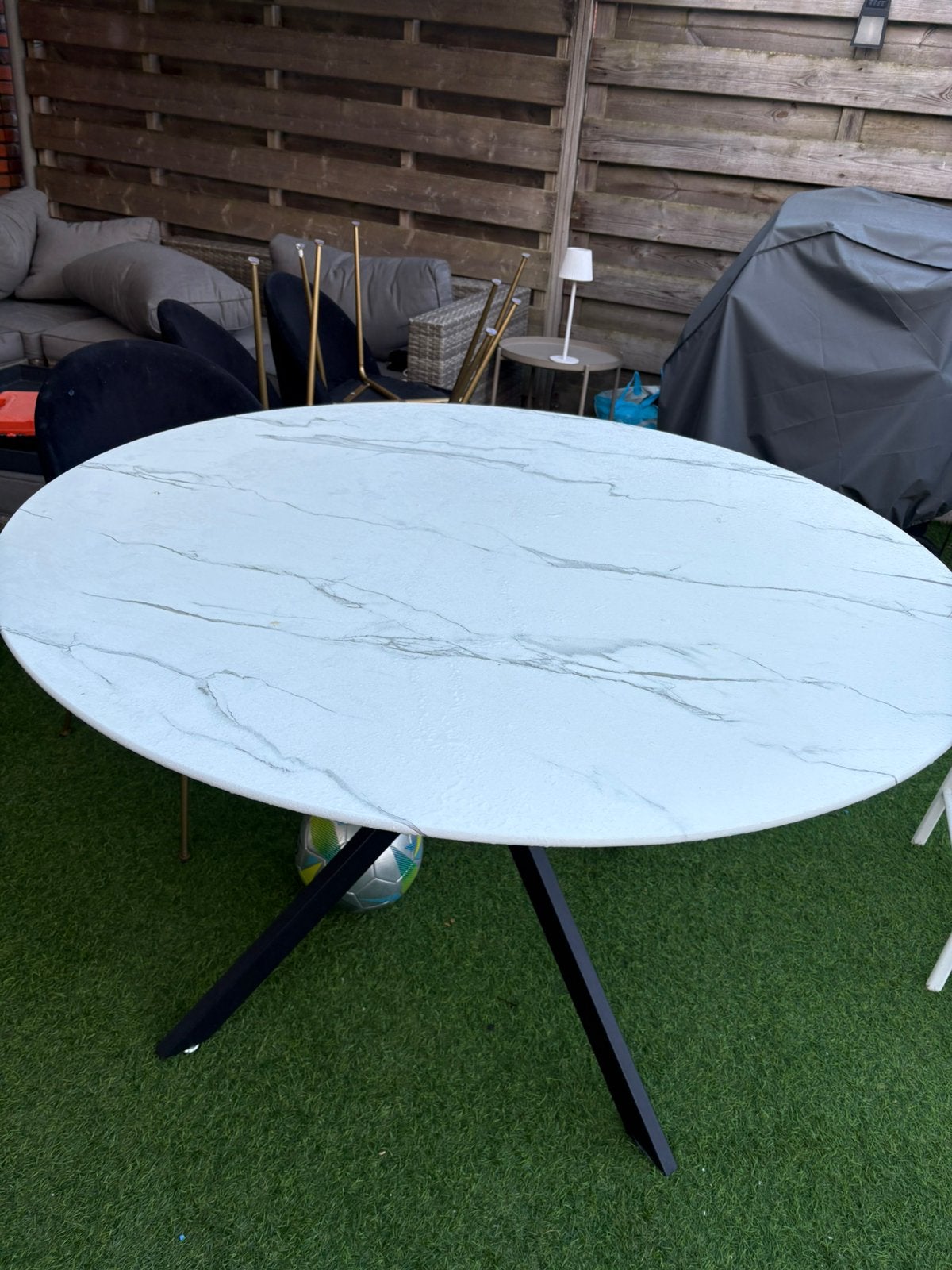 Eettafel rond 120cm marmer look wit glasplaat, Ophalen, Zo goed als nieuw, Rond