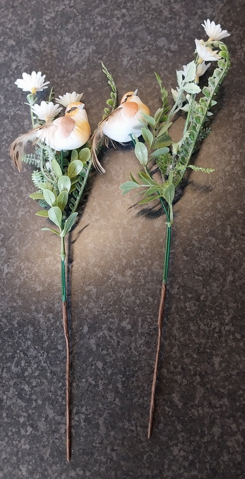 Decoratieve vogel op tak met bloemen - 2 stuks, Huis en Inrichting, Woonaccessoires | Overige, Ophalen of Verzenden, Meerkleurig