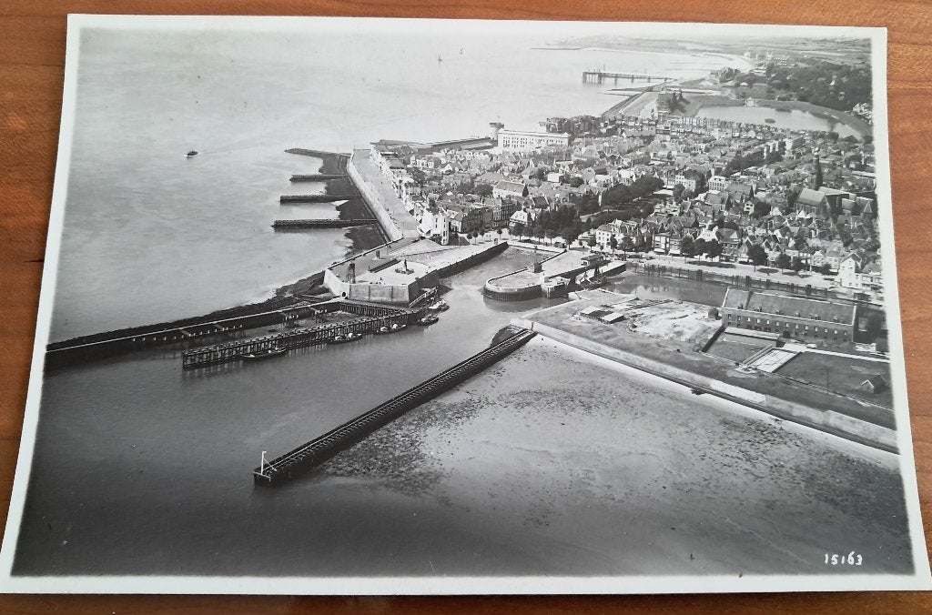 vlissingen klm luchtfoto met pier - echte klm foto jaren 30, Verzamelen, Ophalen of Verzenden, 1920 tot 1940, Ongelopen, Zeeland