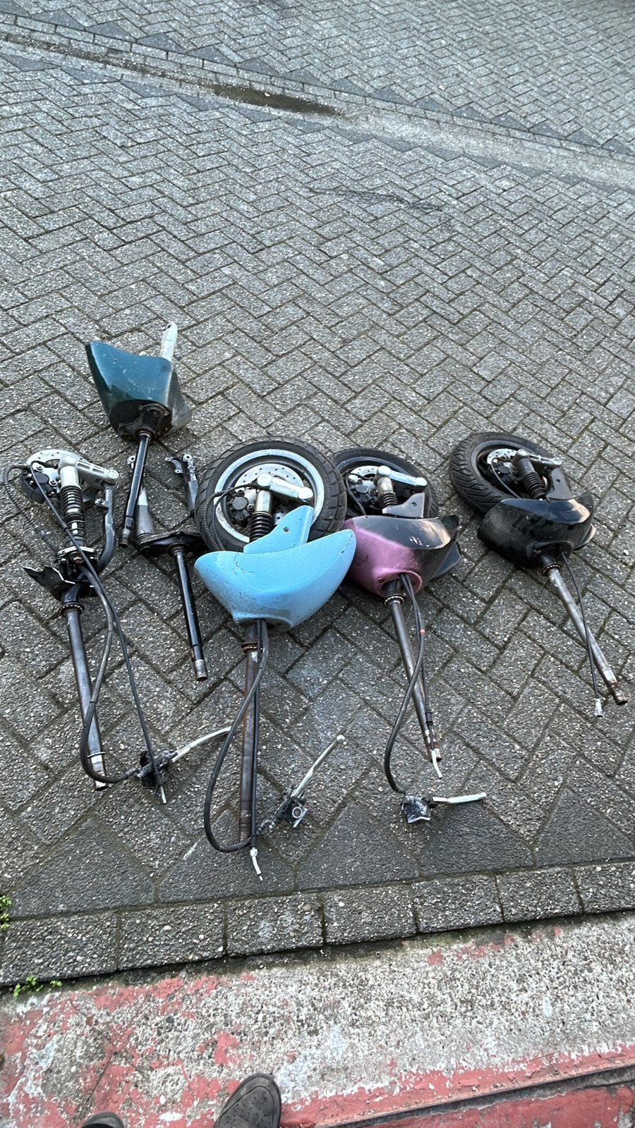 Partij vespa lx/s zip voorvorken, Ophalen, Zo goed als nieuw