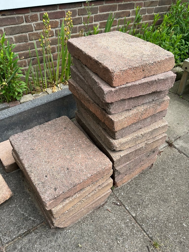 Gratis tegels en opsluitbanden (4m2), Ophalen, Gebruikt, Minder dan 5 m², Beton