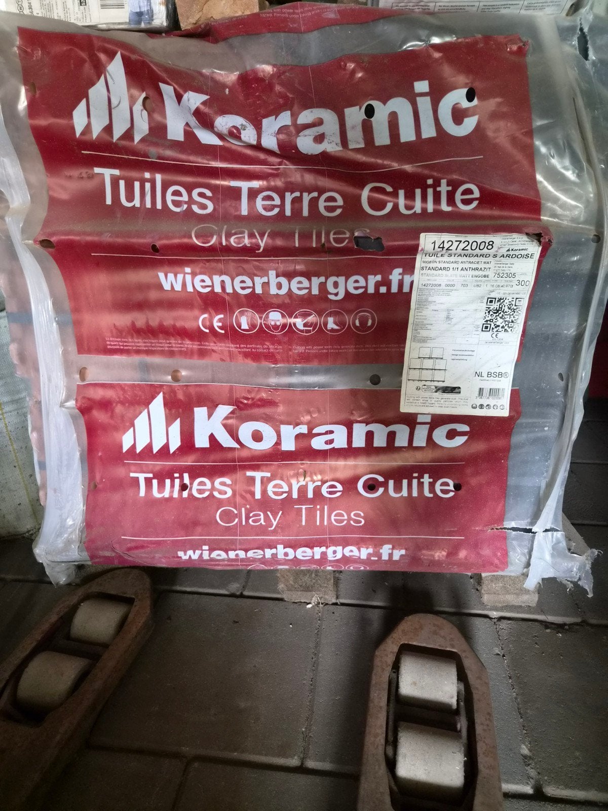 Dakpannen standaard muldenpan leikleur - Wienerberger, Ophalen, 10 tot 15 m², Steen of Klei, Zwart