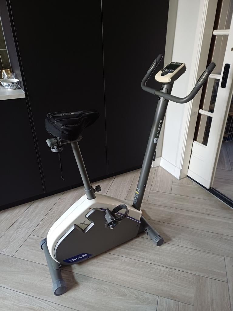 Domyos VM430 Hometrainer - Perfect voor thuis trainen, Ophalen, Gebruikt, Metaal, Benen