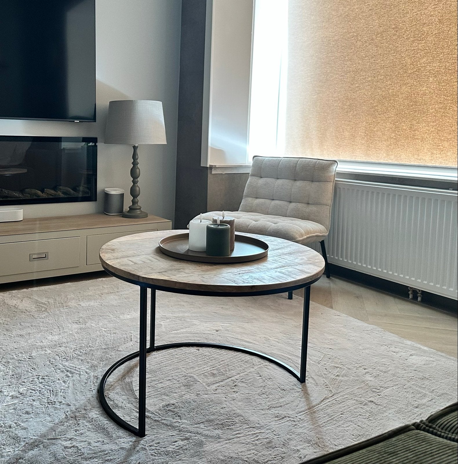 Ronde salontafel met houten blad en metalen onderstel, Ophalen, Rond, 50 tot 100 cm, Zo goed als nieuw