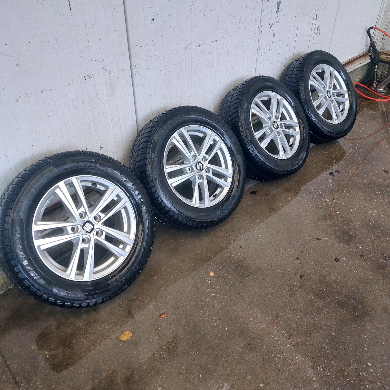 winterbanden pirelli seat ateca exeo 215 60 16 winter banden, 16 inch, Band(en), Personenwagen, Gebruikt