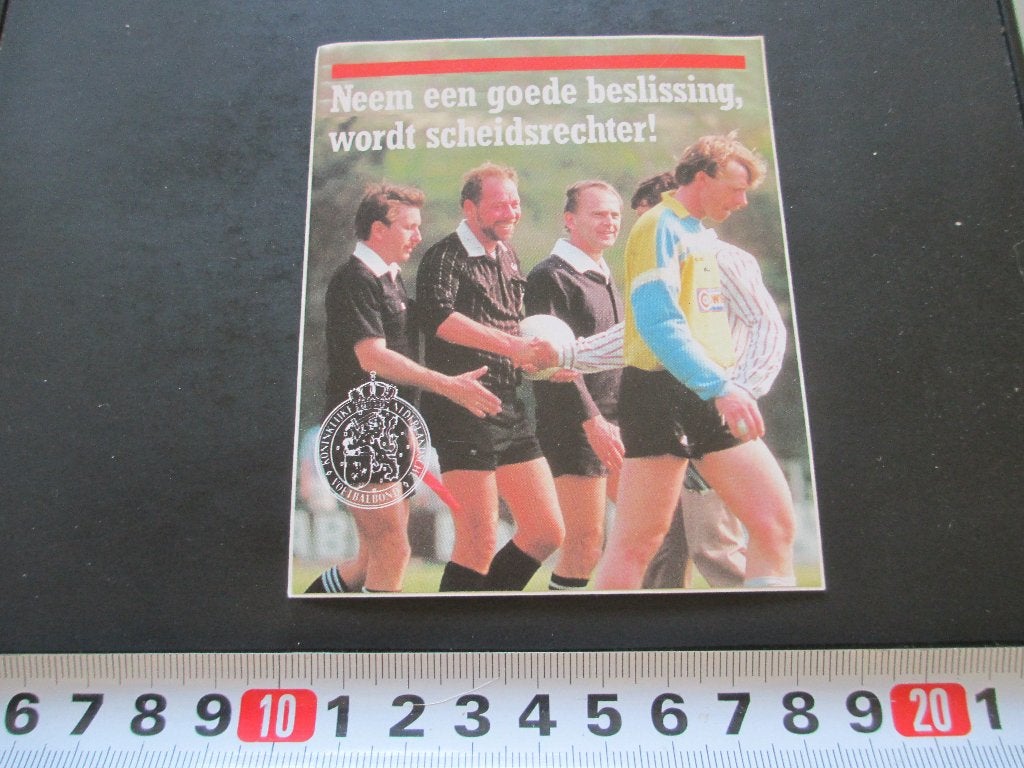 sticker KNVB Neem een goede beslissing wordt scheidsrechter, Ophalen, Zo goed als nieuw