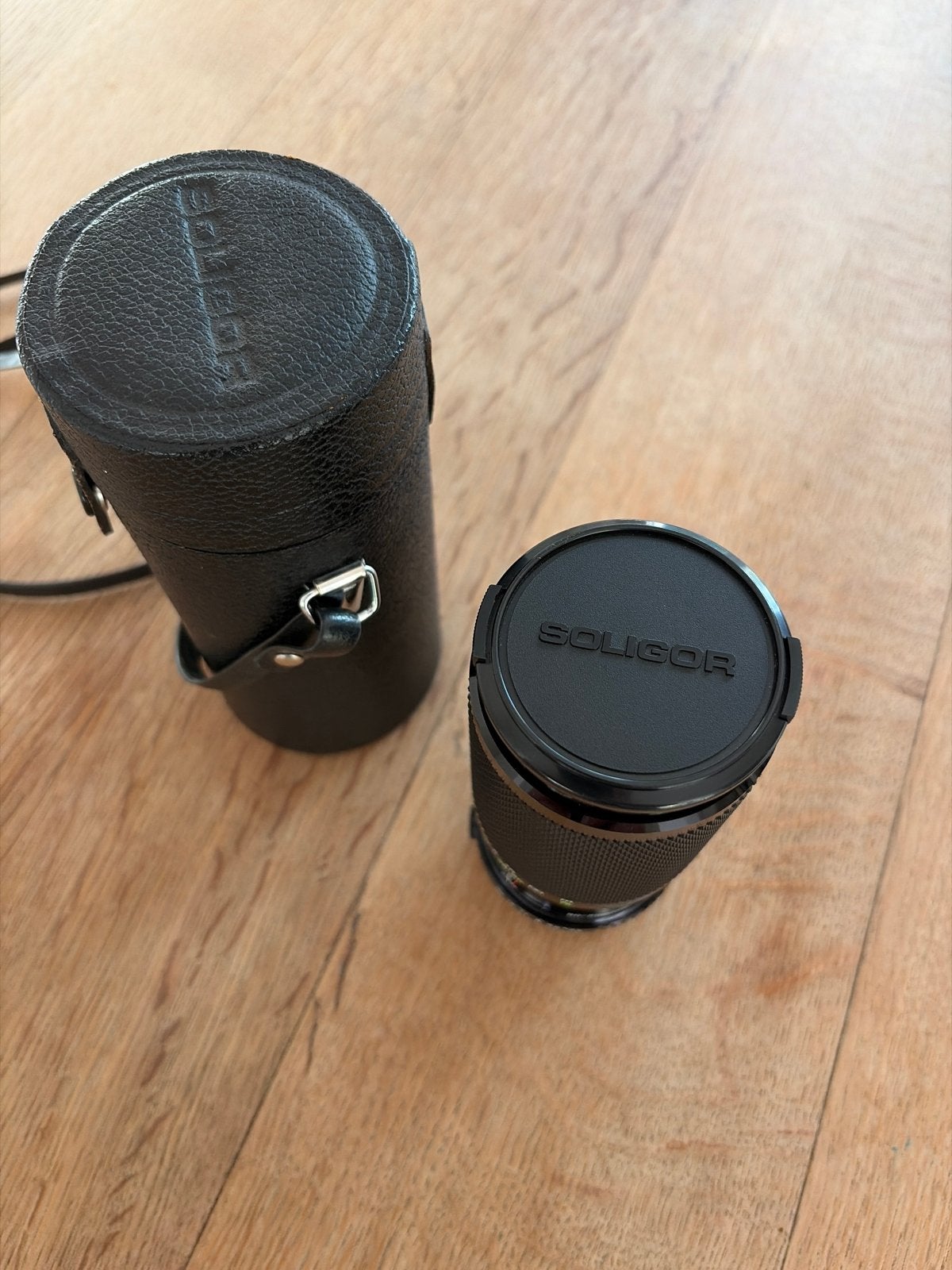 Soligor 80-200mm f/4.5 Zoomlens met koker, Overige merken, Gebruikt, Overige vattingen, Lensdoppen