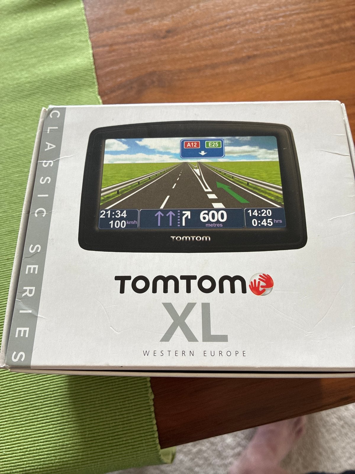 TomTom XL Classic Series Navigatiesysteem West-Europa, Ophalen of Verzenden, Zo goed als nieuw