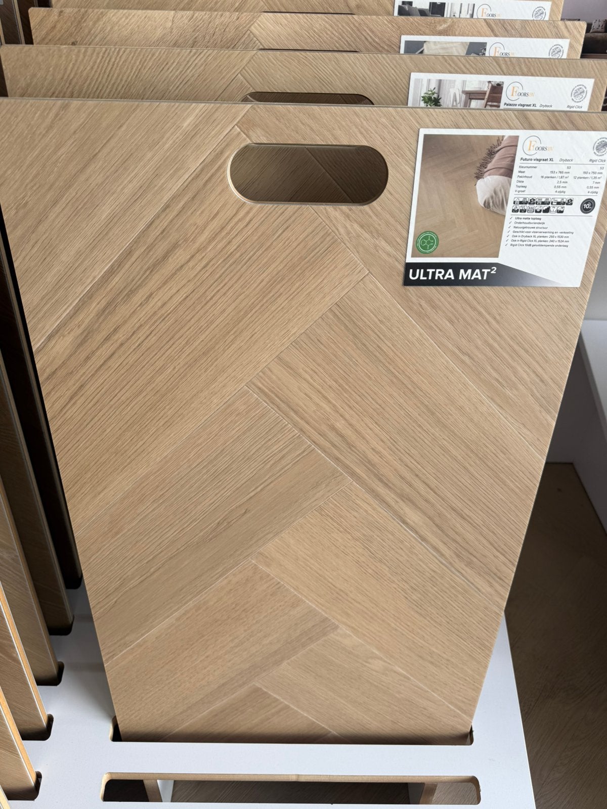 Foto 5 van PVC VISGRAAT VAN BELAKOS – GELEGD €55,- PER M²