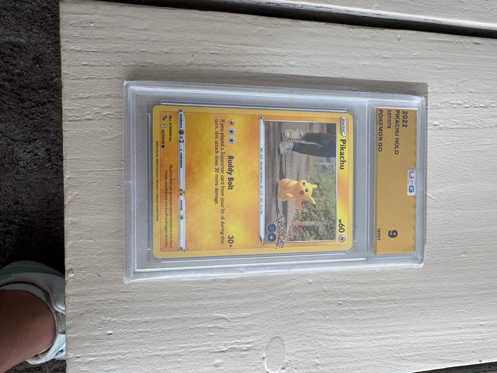 Pikachu pokemon go grade 9, Ophalen of Verzenden, Zo goed als nieuw, Meerdere kaarten, Foil