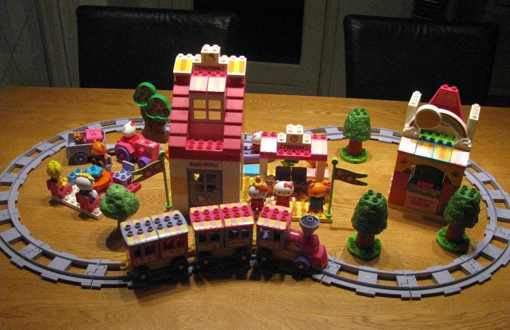Duplo Lego. Hello Kitty station. Merk : Megabloks, Kinderen en Baby's, Speelgoed | Bouwstenen, Ophalen of Verzenden, Gebruikt