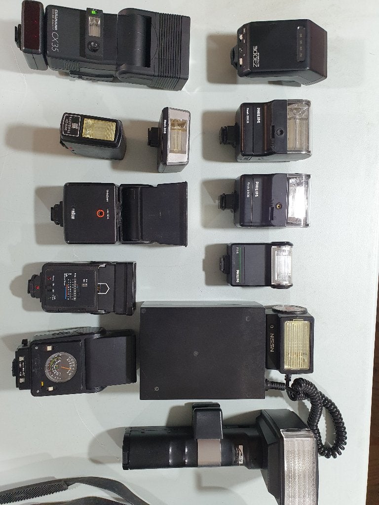 Partij flitsers uit analoge tijdperk 10 euro per stuk, Overige merken, Gebruikt, Voor analoge fotografie, Externe flitser