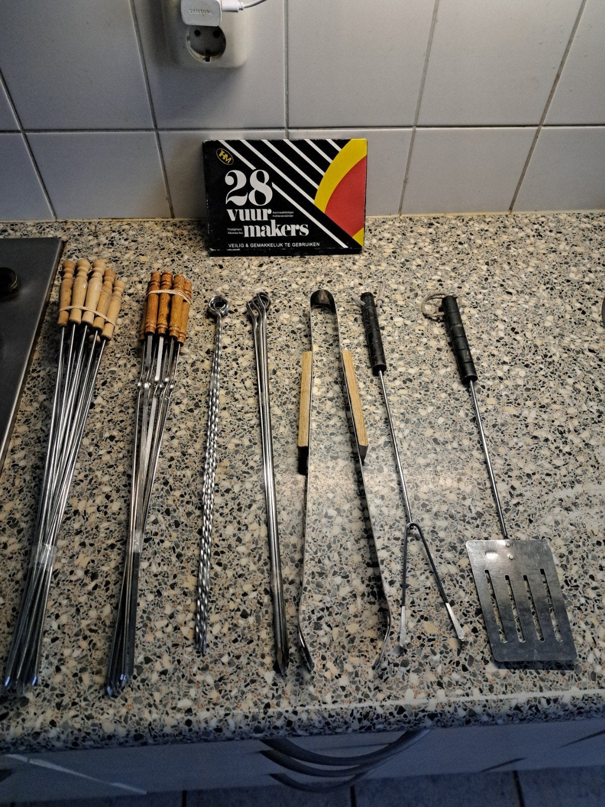 Uitgebreide 40-delige BBQ set met accessoires, Ophalen of Verzenden, Zo goed als nieuw, Onbekend