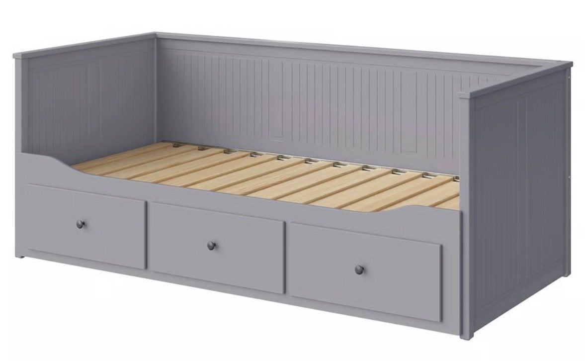 Ikea Hemnes bedbank grijs met 3 lades en matras, Ophalen, Tweepersoons, Zo goed als nieuw, 80 cm