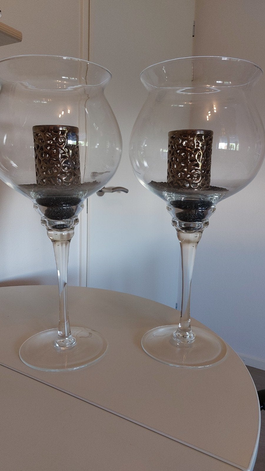 2 grote windlichten op voet- 46 cm Hoog, Ophalen of Verzenden