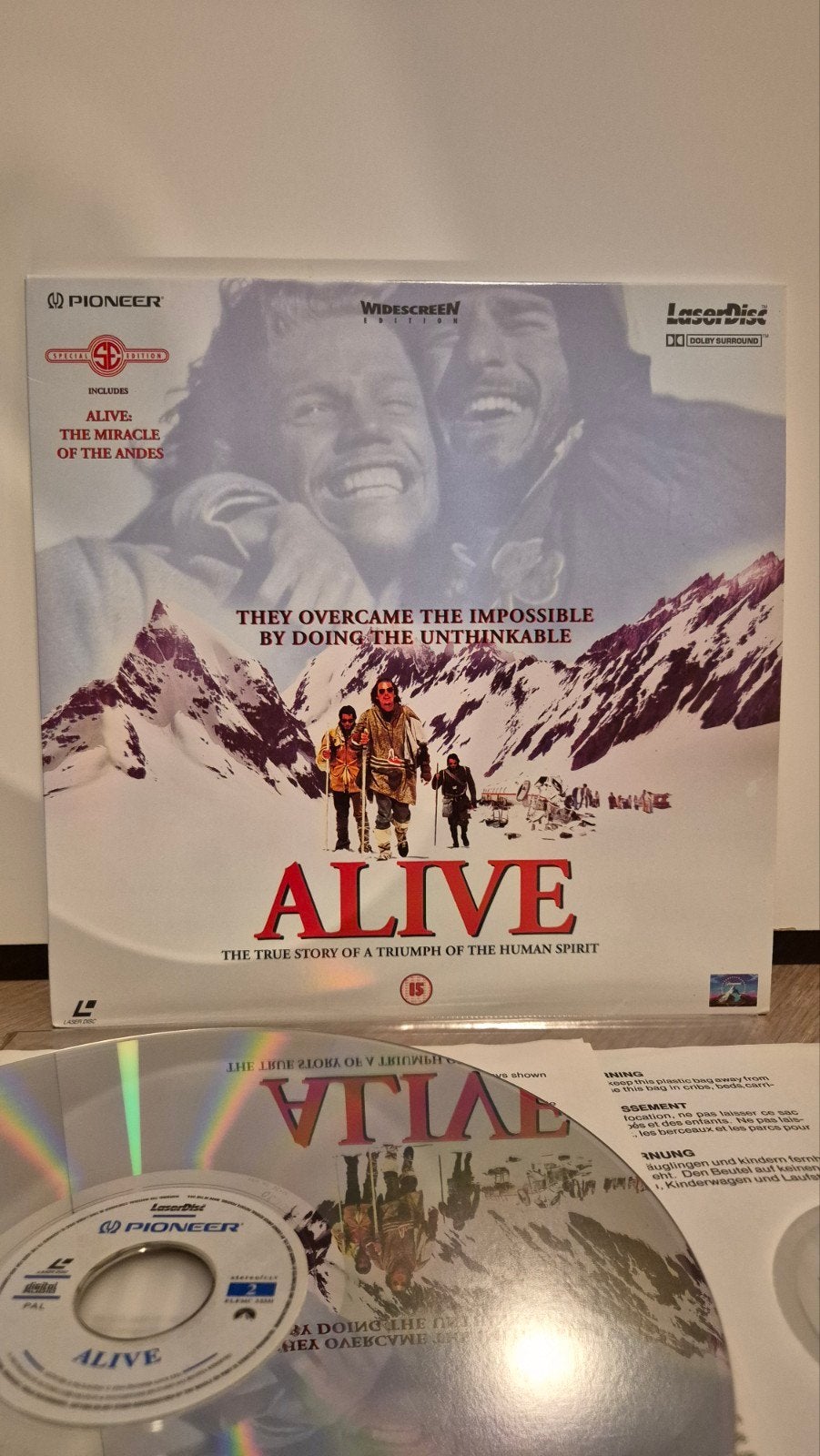 Alive! Laserdisc, Cd's en Dvd's, Film en Theater, Ophalen of Verzenden, Zo goed als nieuw, Dubbel-LP