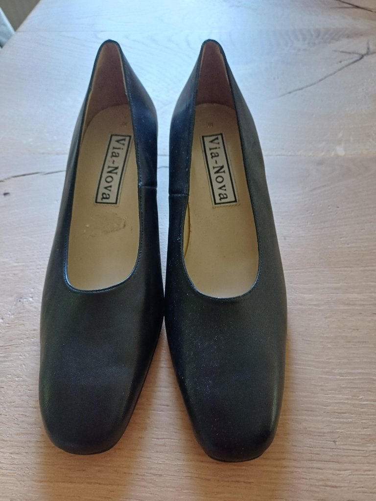 zwarte pumps maat 38, Kleding | Dames, Pumps, Via Nova, Zwart, Ophalen of Verzenden