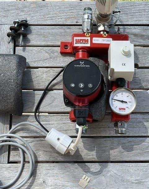 WTH-1 groepsverdeler voor vloerverwarming, Verzenden, Gebruikt