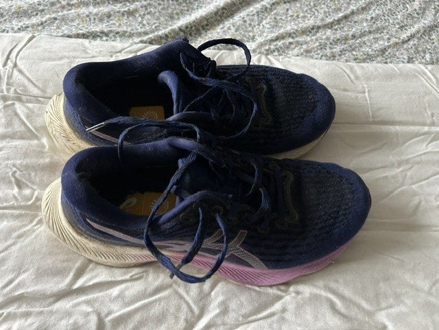 Asics hardloopschoenen maat 39, lichte slijtage in de hiel, Overige merken, Gebruikt, Hardloopschoenen, Ophalen of Verzenden