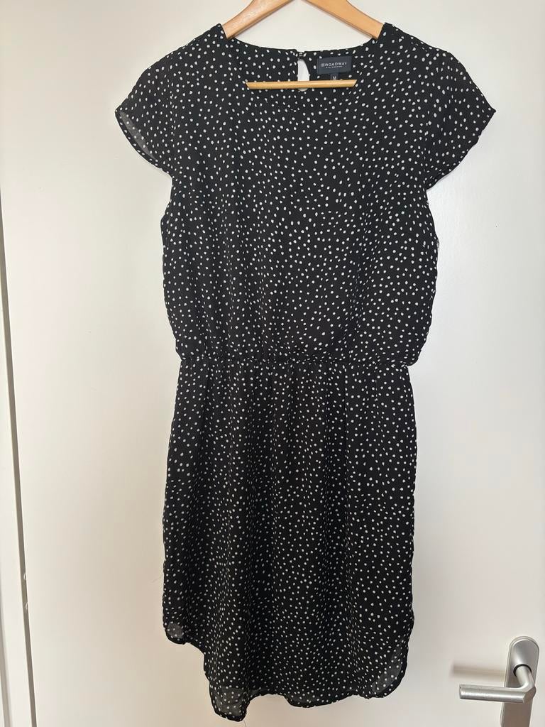 Zwart-wit gestippelde jurk van Broadway, maat M, Kleding | Dames, Maat 38/40 (M), Zwart, Ophalen of Verzenden, Gedragen