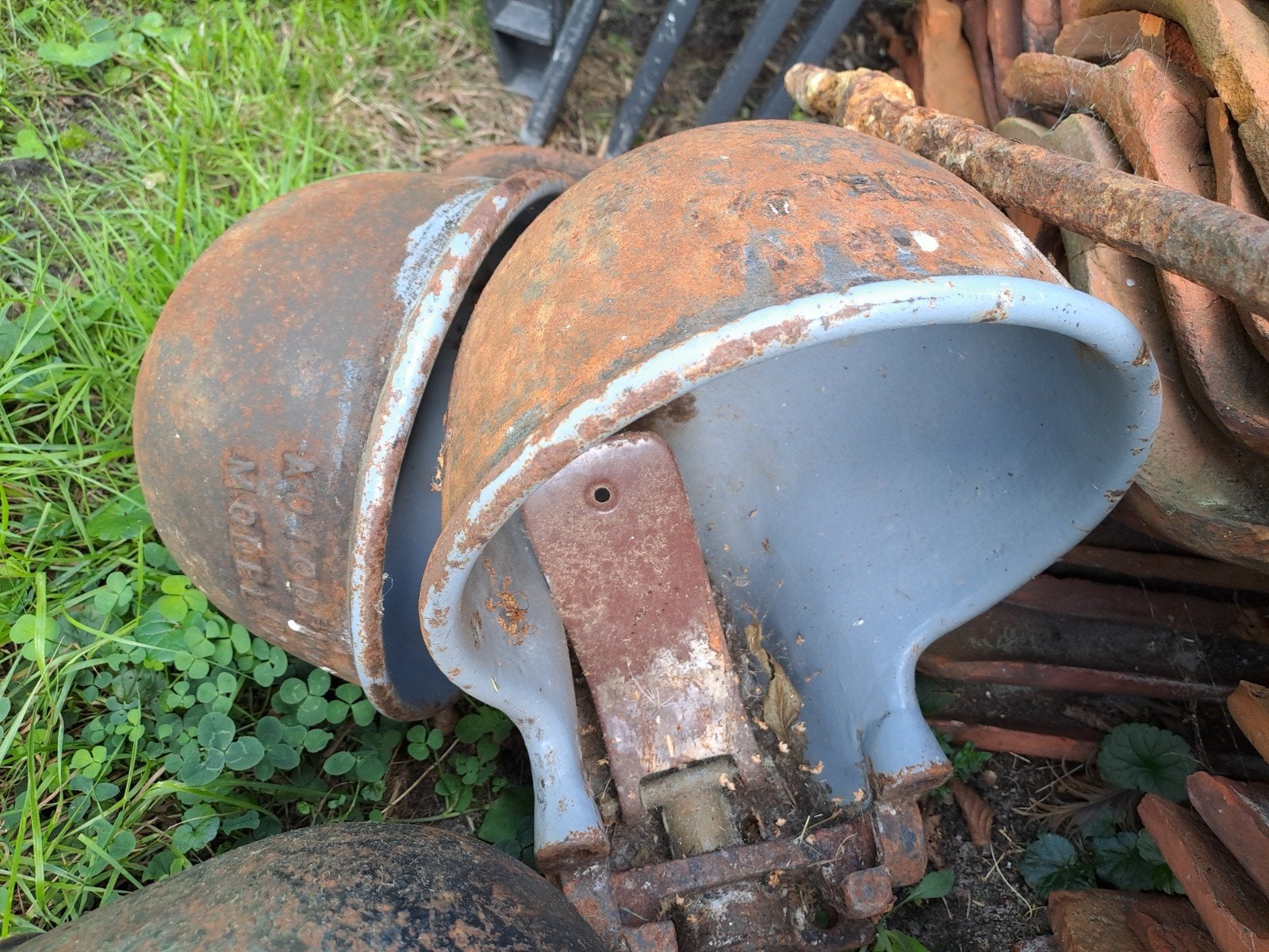 drinkbak koe, Ophalen, Rond, Hout, Minder dan 30 cm
