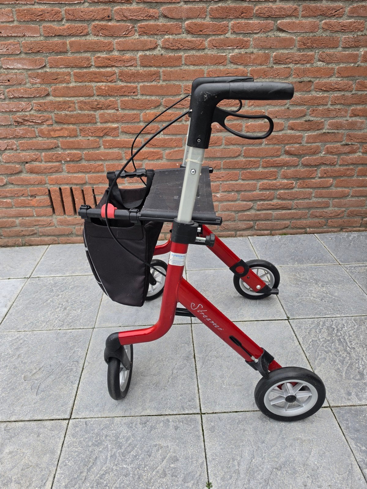rollator Streamer rood, Ophalen, Lichtgewicht, Gebruikt