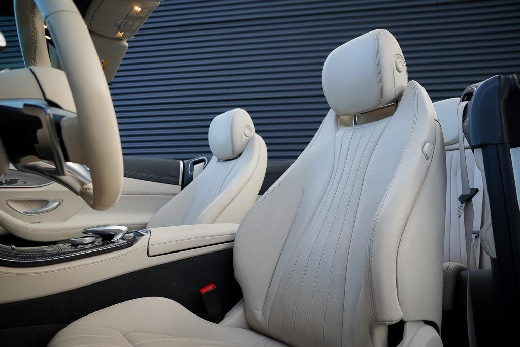 Mercedes-Benz E-klasse Cabrio 300 AMG Line / 53 AMG Uitgevoe, Auto's, Mercedes-Benz, Achterwielaandrijving, 4 cilinders, 4 stoelen
