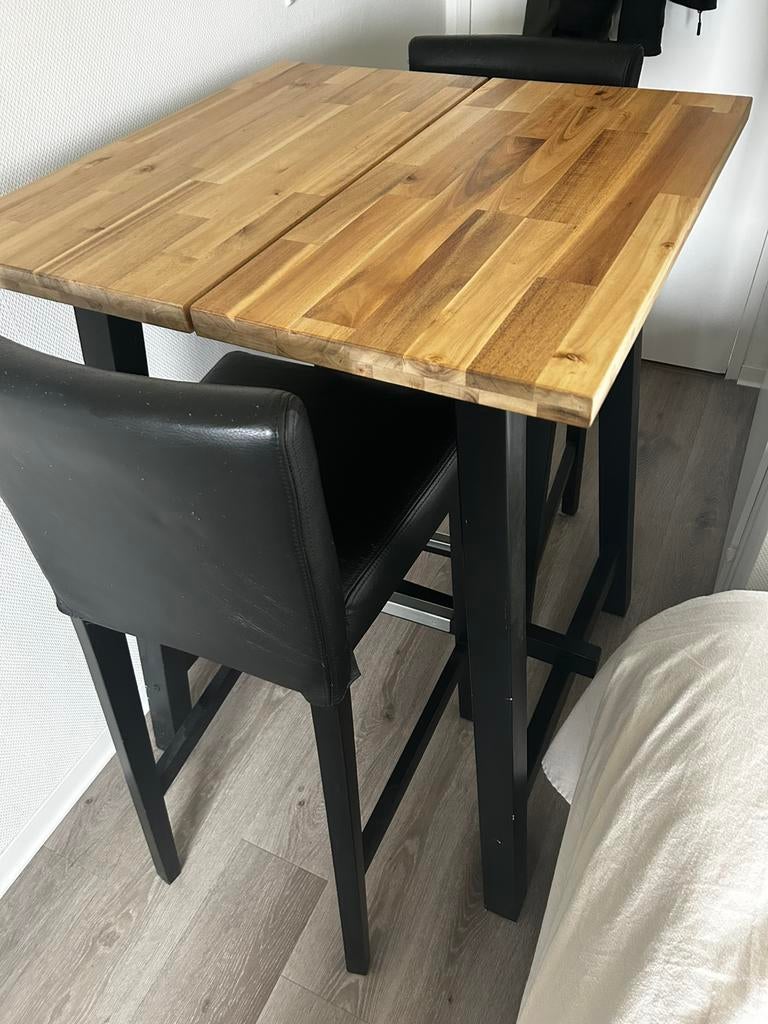 Bartafel met 2 krukken, Ophalen, Zo goed als nieuw