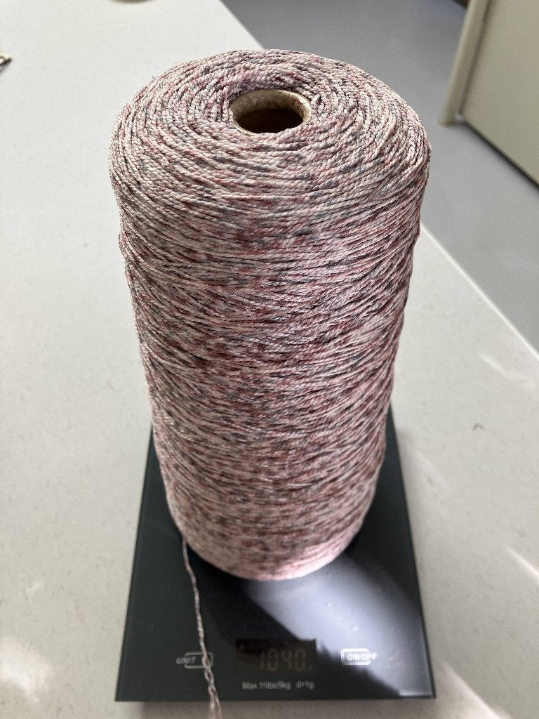 garen met kleur effect, 1 kilo op cone, Hobby en Vrije tijd, Ophalen of Verzenden, Nieuw, Breien of Haken, Wol of Garen