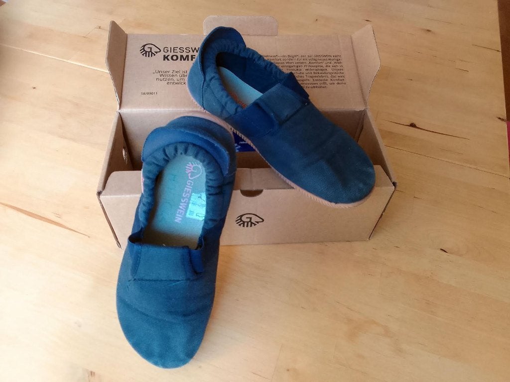 Giesswein pantoffels / binnenschoenen / sloffen: maat 35, Gebruikt, Schoenen, Ophalen of Verzenden, Giesswein