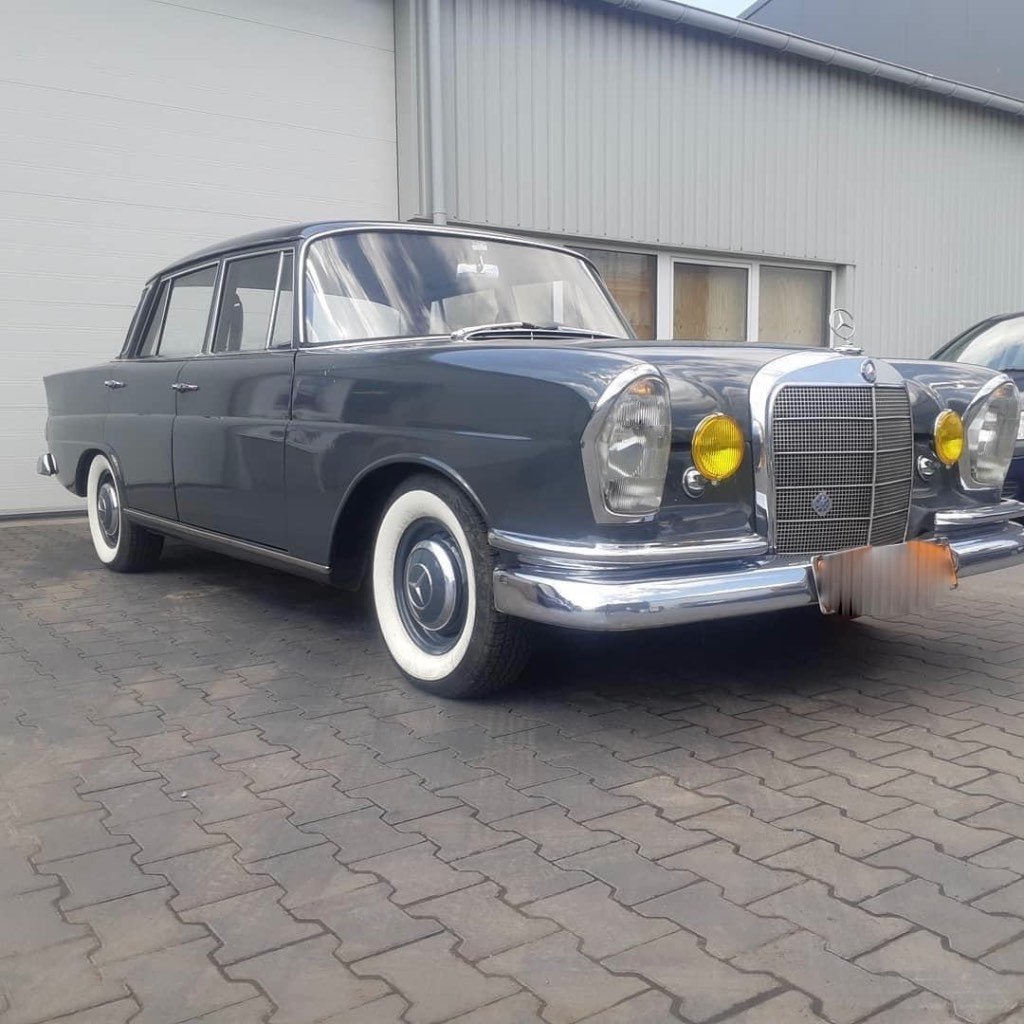 Mercedes-Benz W 111 200-Serie 2.2 220 1964 Grijs, Auto's, Achterwielaandrijving, Mercedes-Benz, Handgeschakeld, Grijs