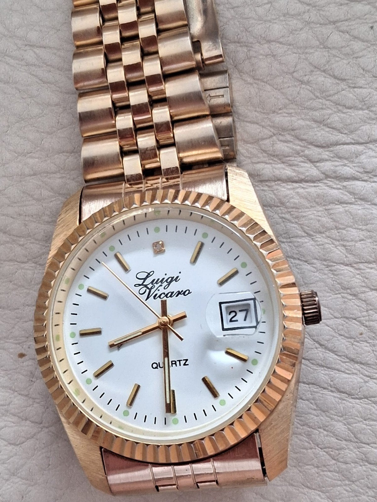 Goudkleurig Luigi Vicaro horloge - Quartz met datum, Overige merken, Staal, Polshorloge, Ophalen of Verzenden
