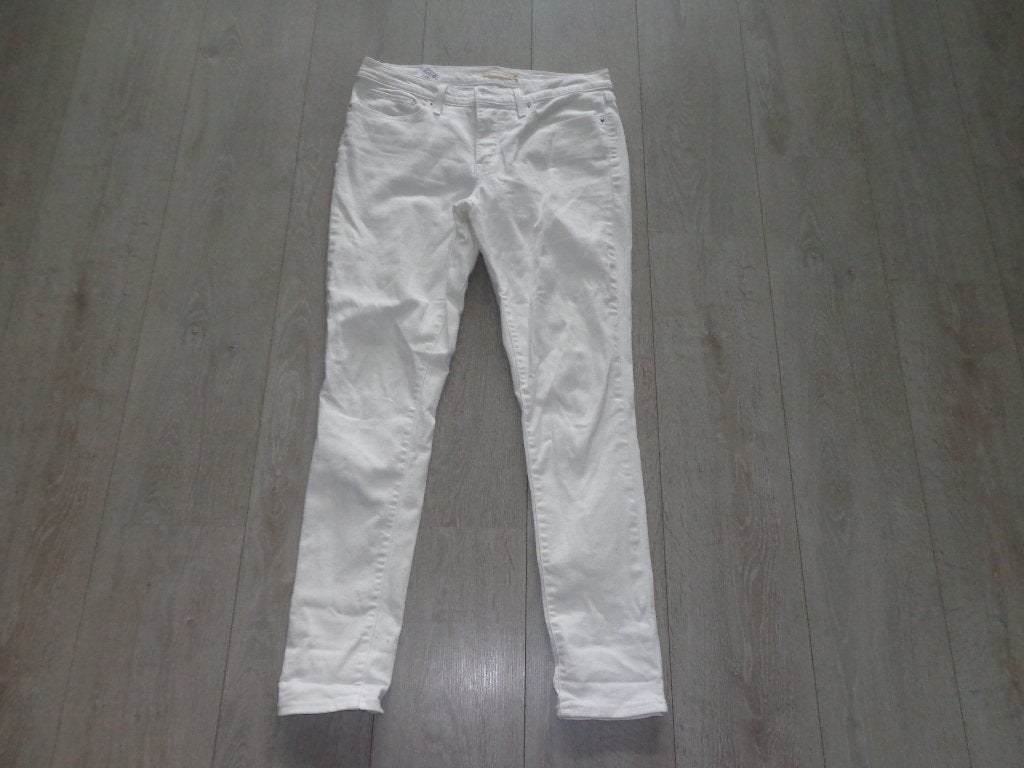 witte dames skinny spijkerbroek van Levi, maat 32/32, Ophalen of Verzenden, Zo goed als nieuw, Wit, W30 - W32 (confectie 38/40)