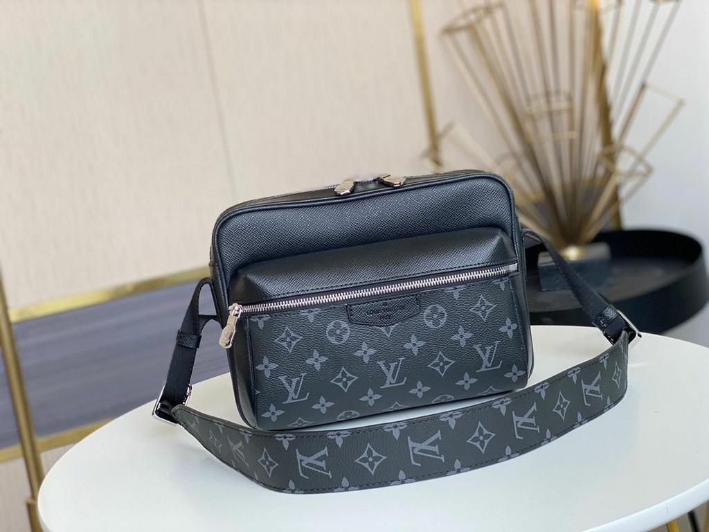 Louis vuitton heren tas, Sieraden, Tassen en Uiterlijk, Tassen | Schoudertassen, Ophalen, Zwart