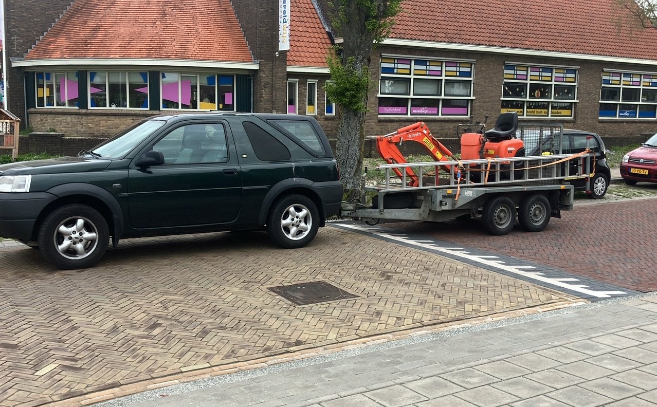 Minikraan huren inclusief machinist, Diensten en Vakmensen, Tuinmannen en Stratenmakers