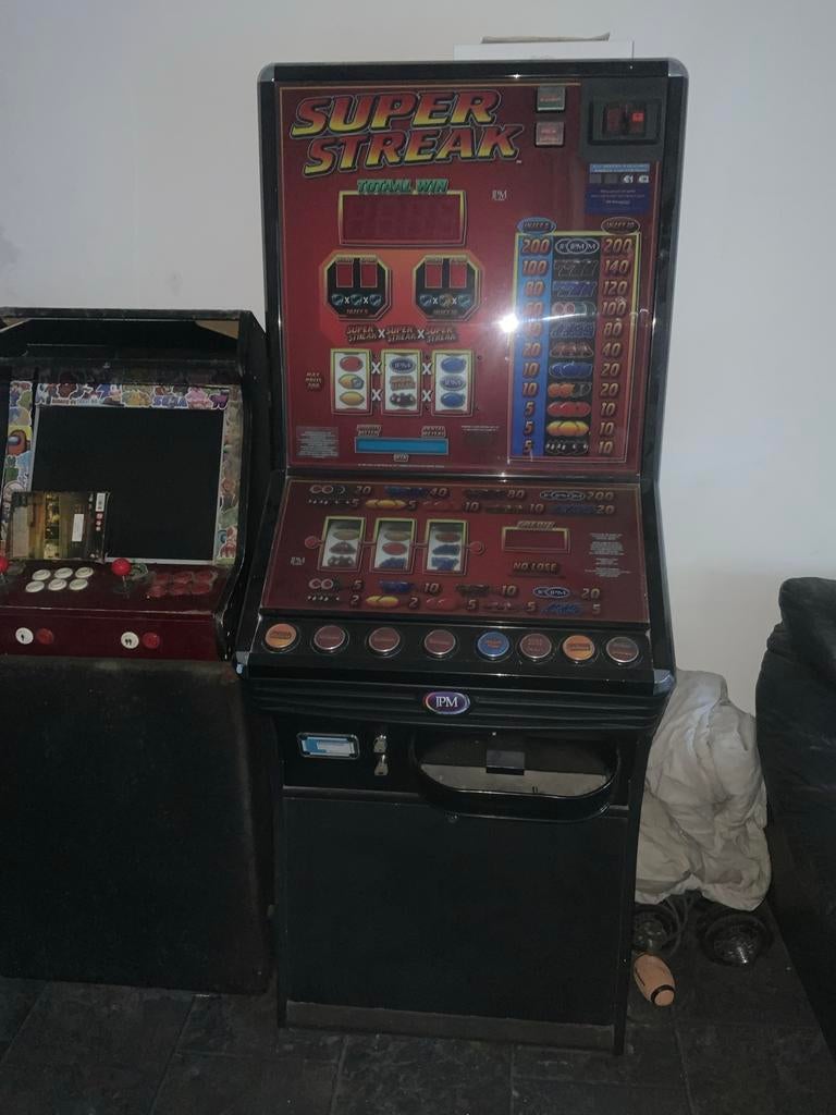 Super Streak fruitautomaat, Verzamelen, Automaten | Gokkasten en Fruitautomaten, Overige munten, Ophalen, Gebruikt, Met sleutels