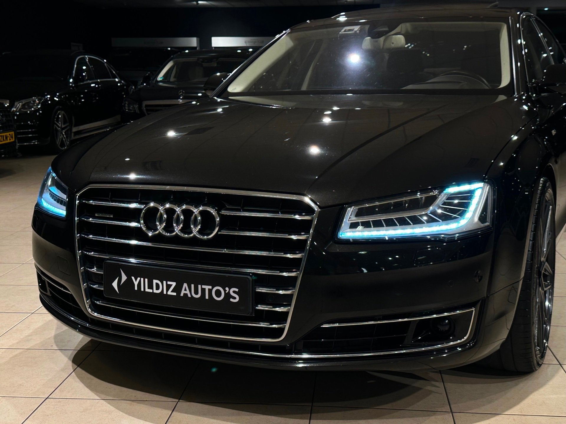 Audi A8 4.2 TDI Quattro DESIGN-SELECTION/ACC/HUD/BTW, Auto's, Audi, Automaat, Gebruikt, Diesel, Vierwielaandrijving