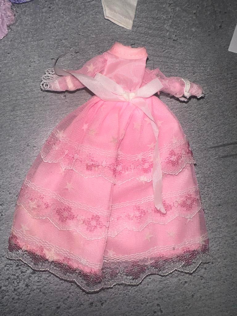 573 Roze Barbie Jurk met Kant en Sterren, Ophalen of Verzenden, Zo goed als nieuw