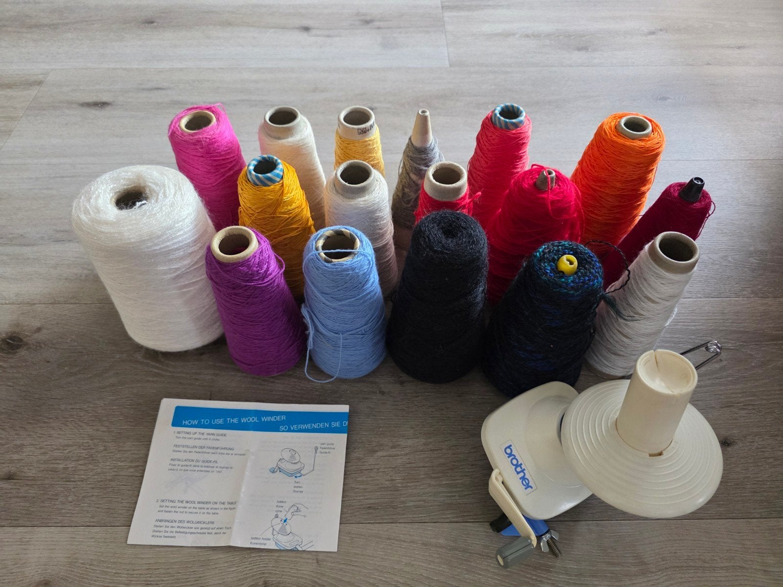 Brother wolwinder met diverse garens en instructies, Ophalen, Gebruikt, Breien of Haken, Overige typen