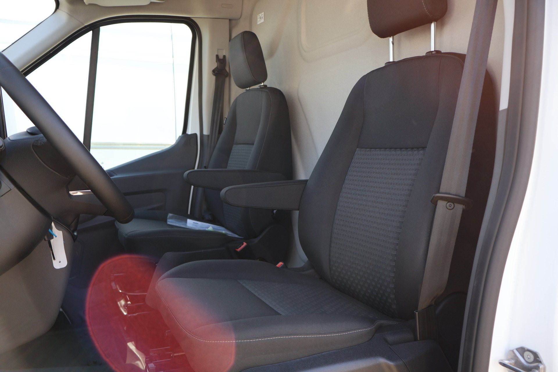 Ford Transit 350 2.0 TDCI L4 H3 130pk Navigatie 270gr Achter, Auto's, Bestelauto's, Euro 6, 4 cilinders, 2800 kg, Wit