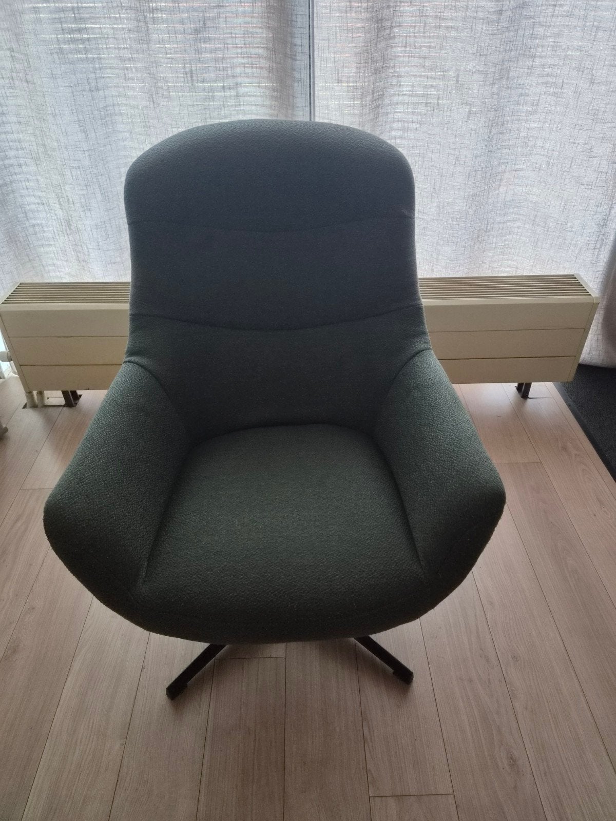 Housecraft Yuki Draaifauteuil Mosgroen Bouclé Nieuwstaat, Huis en Inrichting, Stoelen, Ophalen, Modern, Comfortabel, Overige kleuren