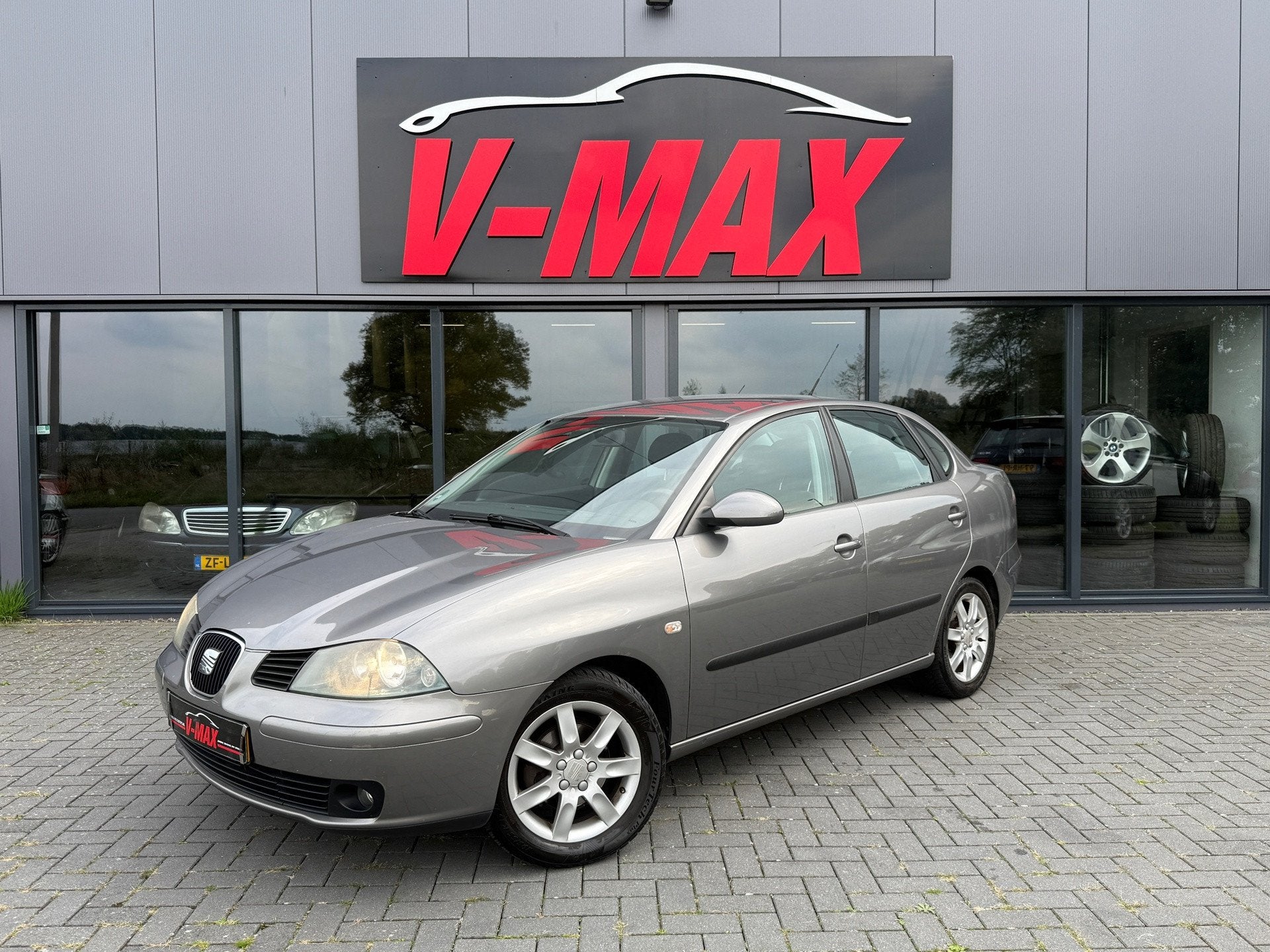 Seat Cordoba 1.4 16V Sensation NAP Navi Clima Cruise Camera, Auto's, Voorwielaandrijving, Origineel Nederlands, Bedrijf, Handgeschakeld