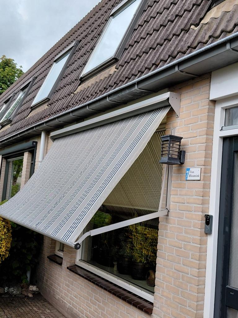 Knikarm zonnescherm elektrisch!, Tuin en Terras, Zonneschermen, Ophalen, Gebruikt, Elektrisch, 150 tot 300 cm