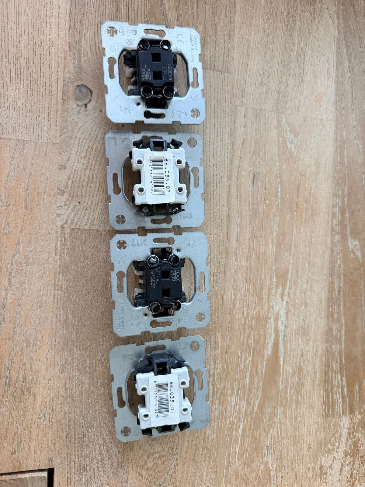 Berker schakelaar 613037 - 10AX 250V, Doe-het-zelf en Verbouw, Ophalen of Verzenden, Nieuw, Berker, Schakelaar
